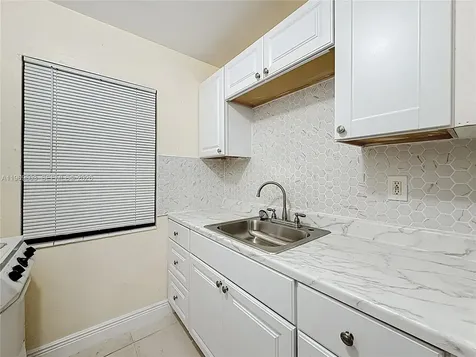 2335 NE 172 Nd North Miami Beach FL 33160