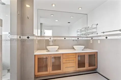1000 Venetian Way Miami FL 33139