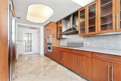 1000 Venetian Way Miami FL 33139