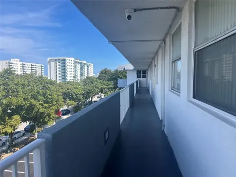 1801 S Treasure Drive North Bay Village FL 33141