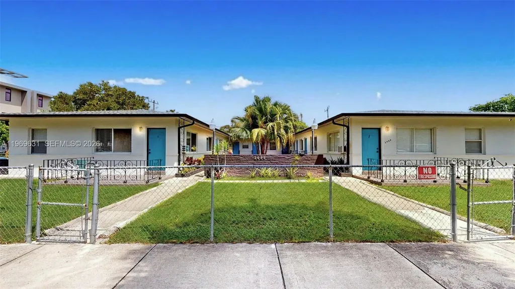2499 SW 27th Street Miami FL 33133