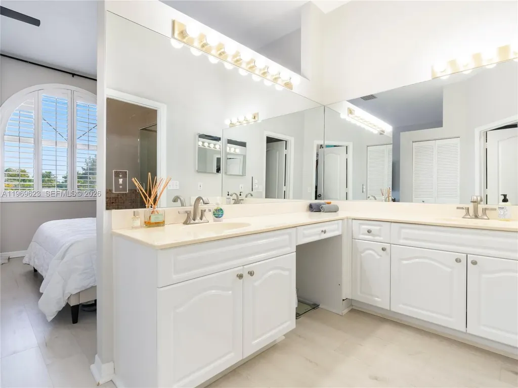 835 NE 17th Way Fort Lauderdale FL 33304