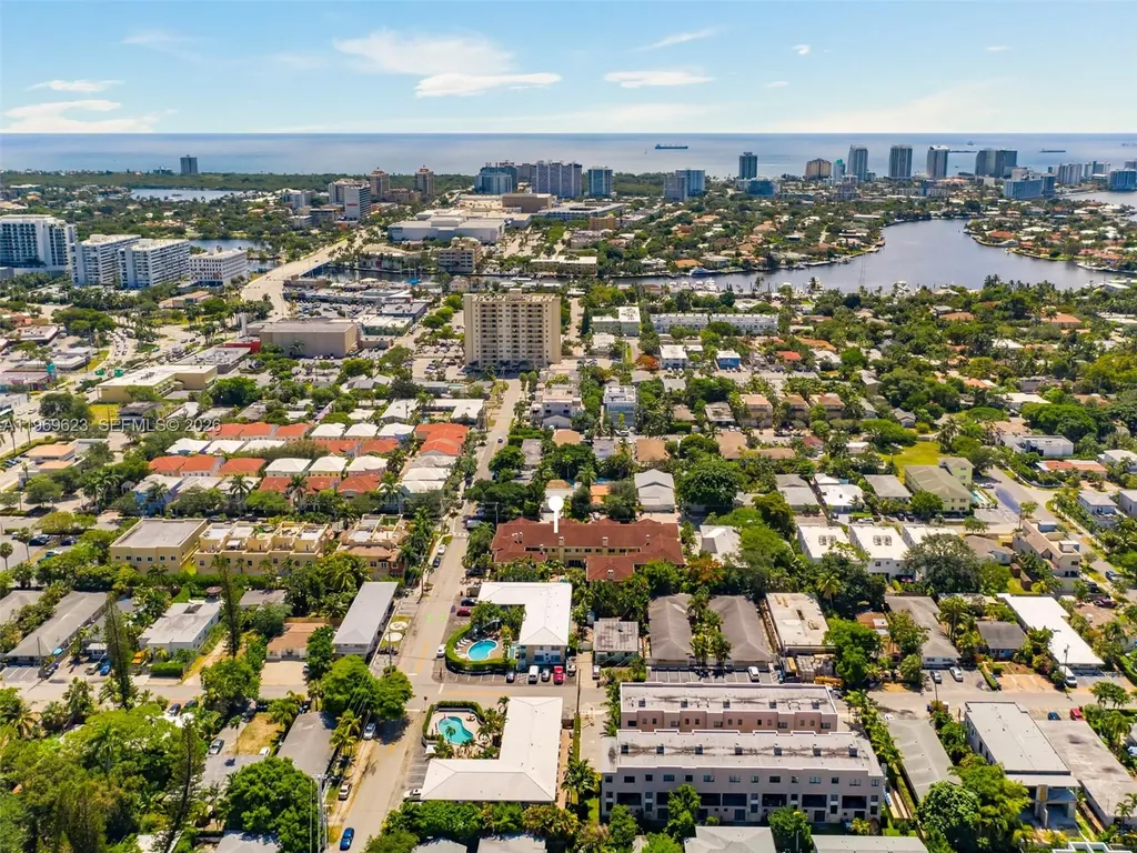 835 NE 17th Way Fort Lauderdale FL 33304