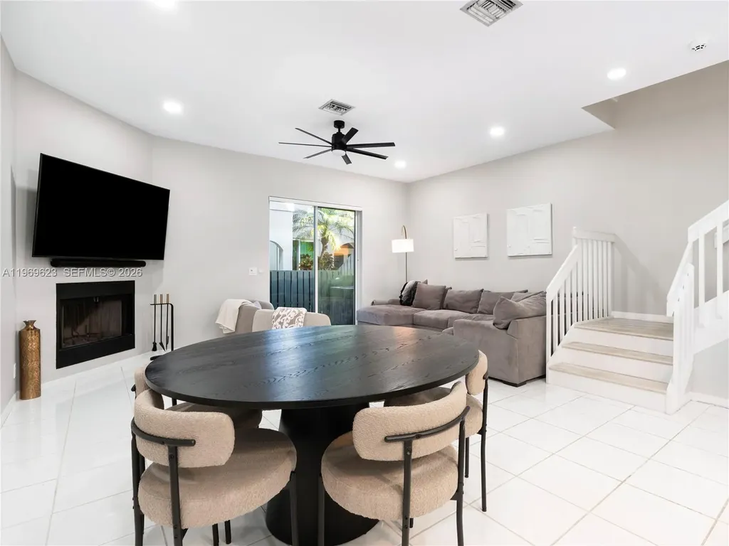 835 NE 17th Way Fort Lauderdale FL 33304