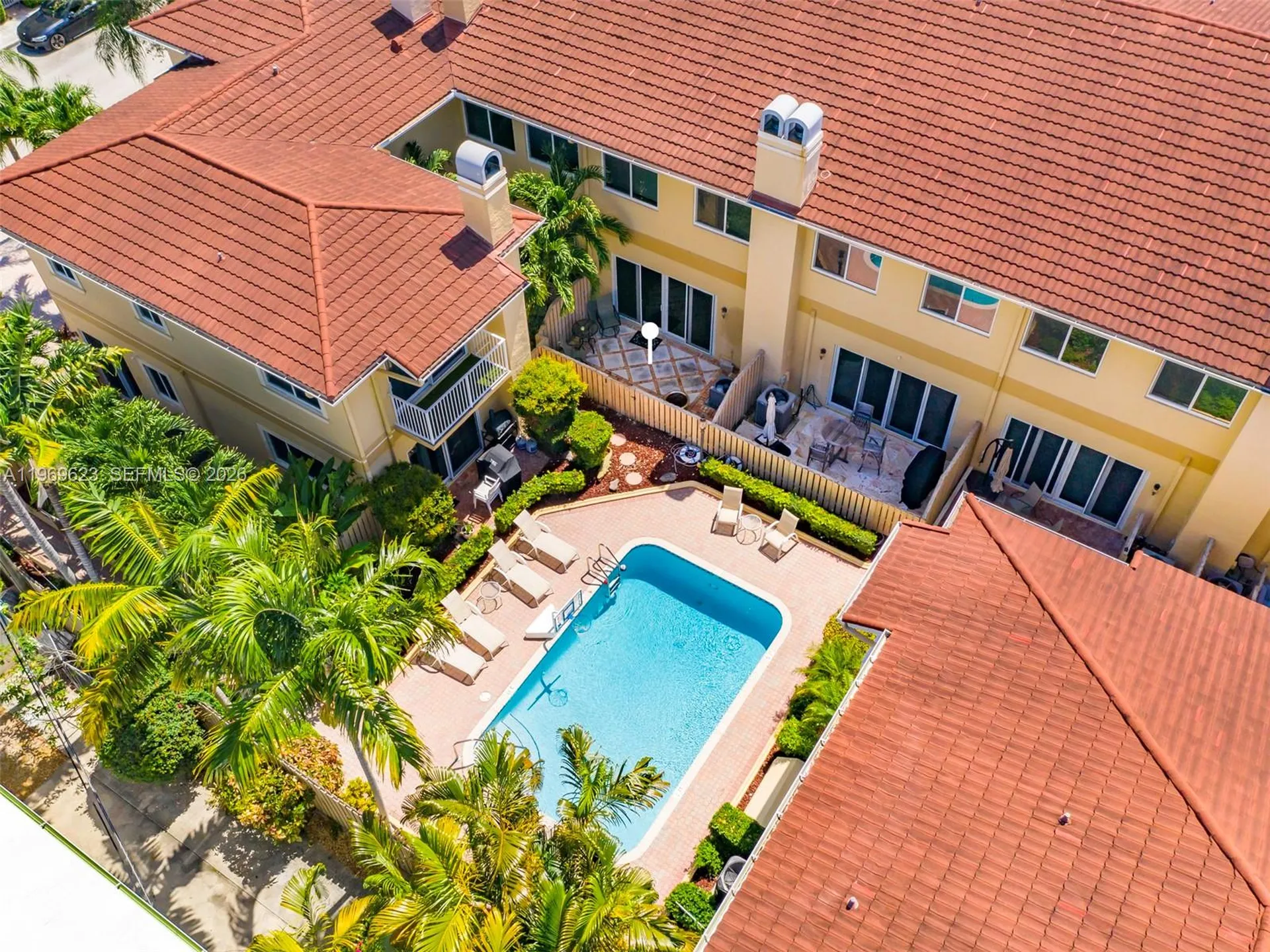 835 NE 17th Way Fort Lauderdale FL 33304