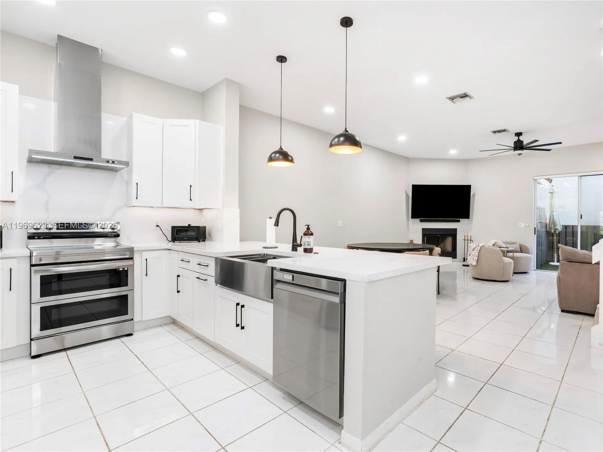 835 NE 17th Way Fort Lauderdale FL 33304