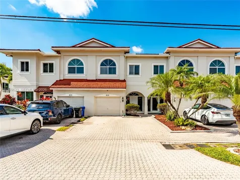 835 NE 17th Way Fort Lauderdale FL 33304