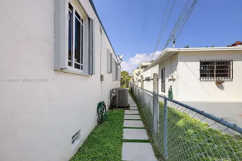 1611 SW 21st Street Miami FL 33145