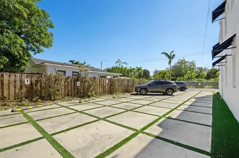 165 NW 39th Street Miami FL 33127