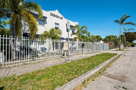 165 NW 39th Street Miami FL 33127