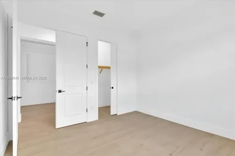 520 Caroline Drive Vero Beach FL 32968