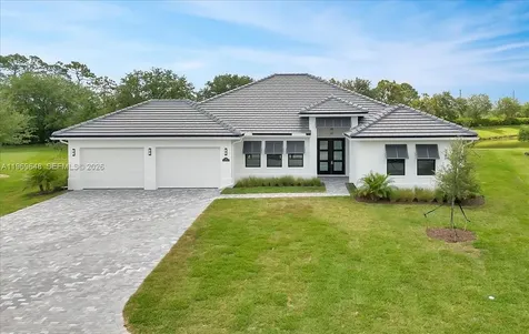 520 Caroline Drive Vero Beach FL 32968