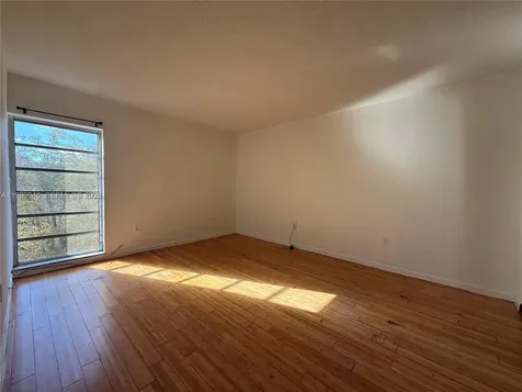 4845 NW 7th Street Miami FL 33126