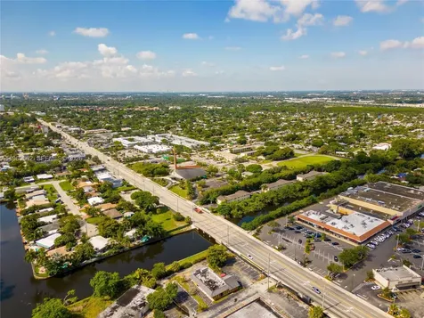433 NW 40th Court Oakland Park FL 33309