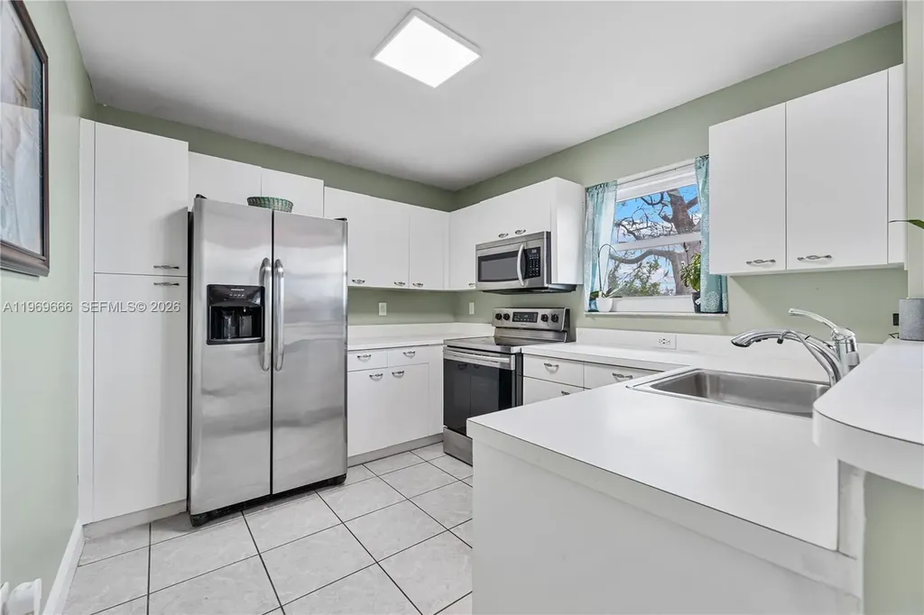 11712 SW 1st Street Coral Springs FL 33071