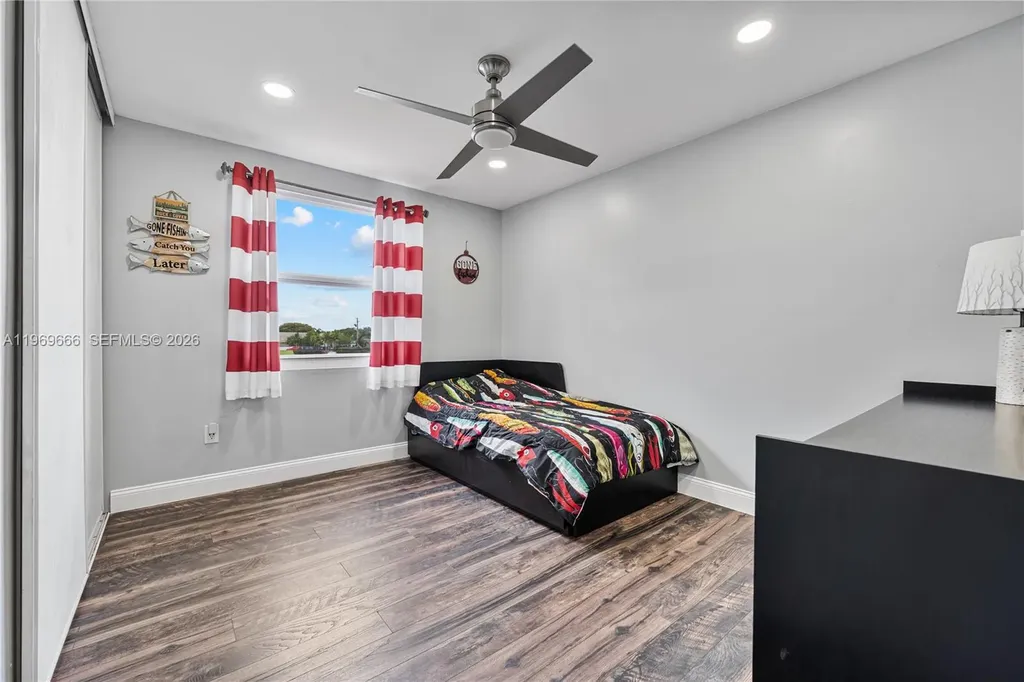 11712 SW 1st Street Coral Springs FL 33071
