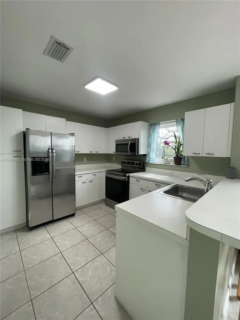 11712 SW 1st Street Coral Springs FL 33071