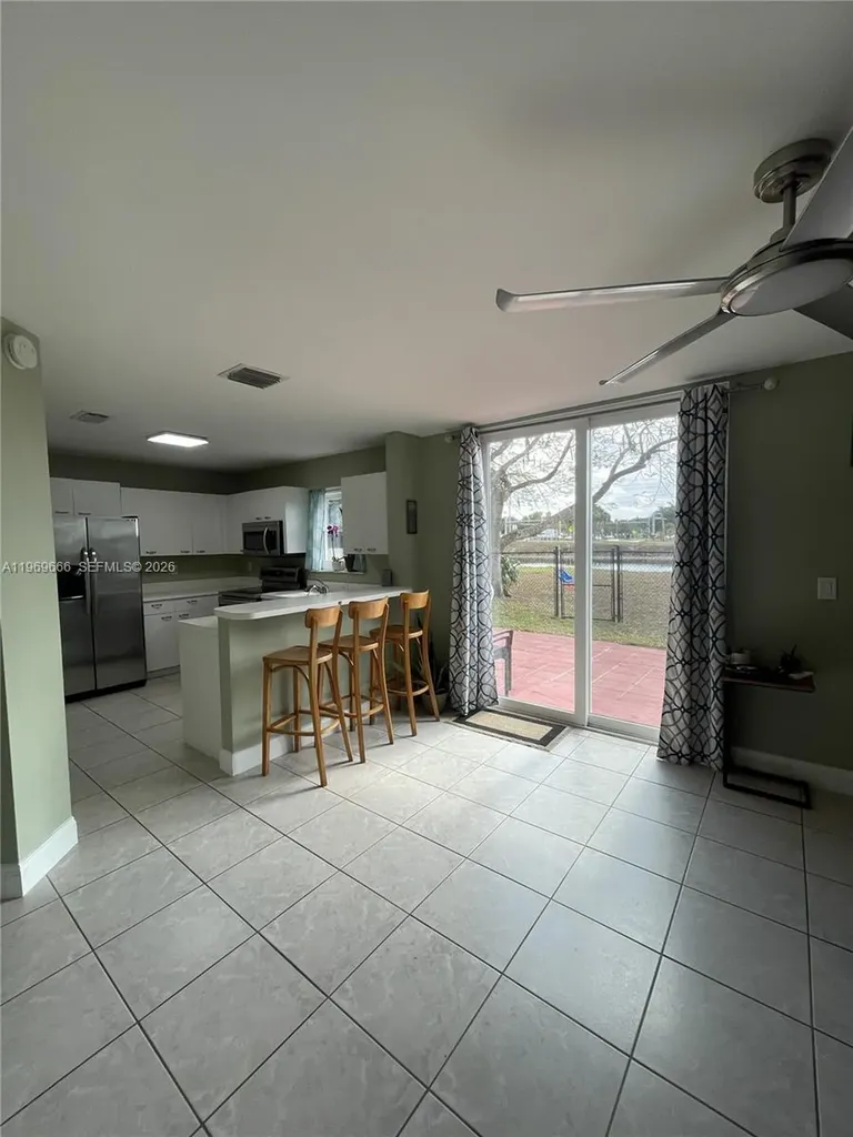 11712 SW 1st Street Coral Springs FL 33071