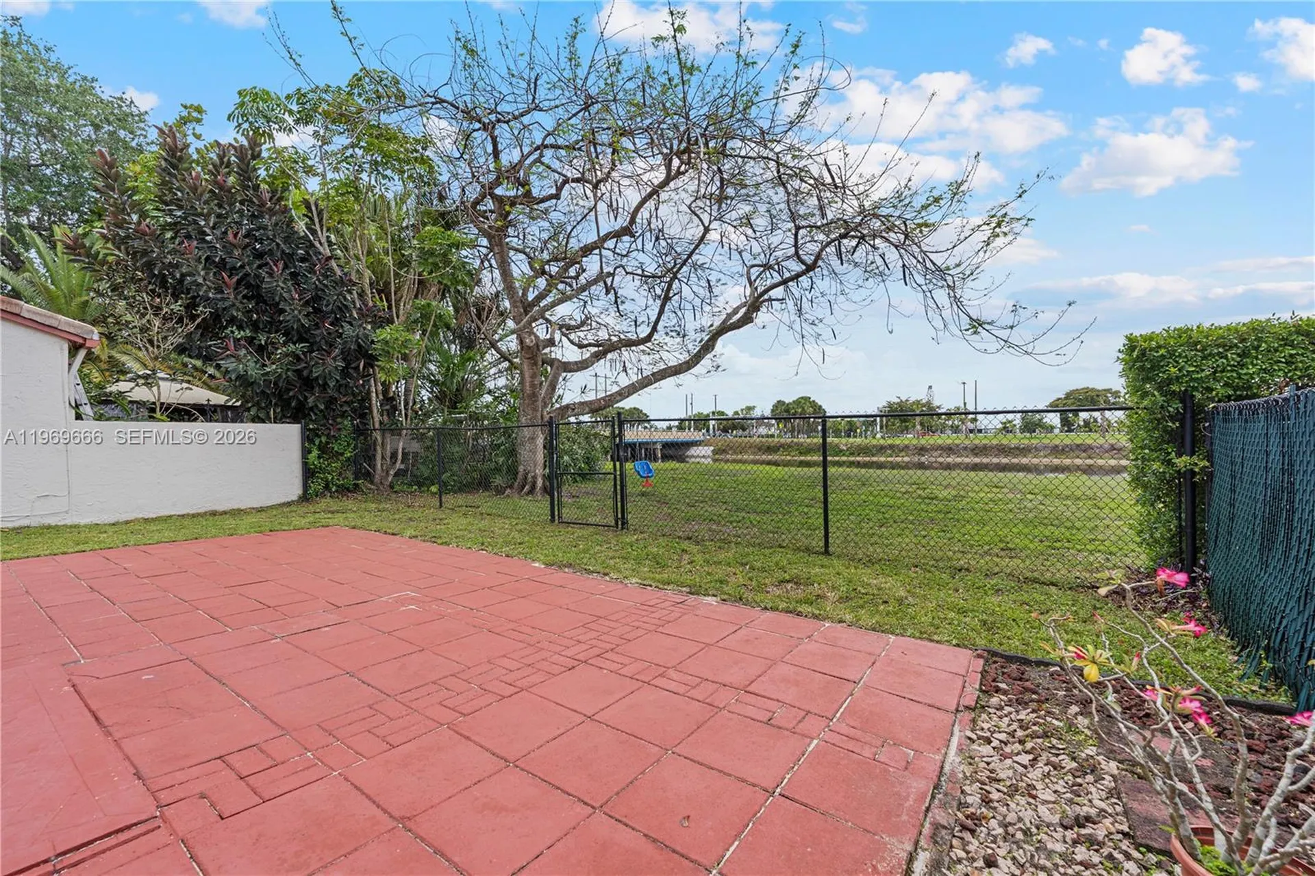 11712 SW 1st Street Coral Springs FL 33071