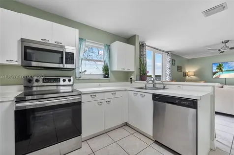 11712 SW 1st Street Coral Springs FL 33071