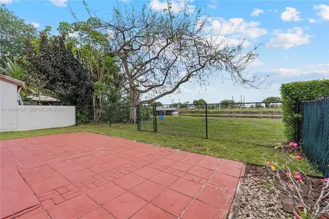11712 SW 1st Street Coral Springs FL 33071