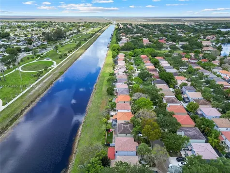 11712 SW 1st Street Coral Springs FL 33071