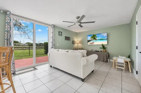 11712 SW 1st Street Coral Springs FL 33071