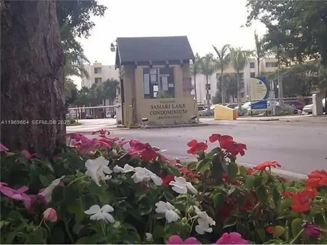 10090 NW 80 Court Hialeah Gardens FL 33016