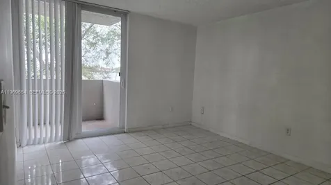 10090 NW 80 Court Hialeah Gardens FL 33016