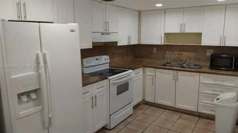 10090 NW 80 Court Hialeah Gardens FL 33016