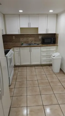 10090 NW 80 Court Hialeah Gardens FL 33016