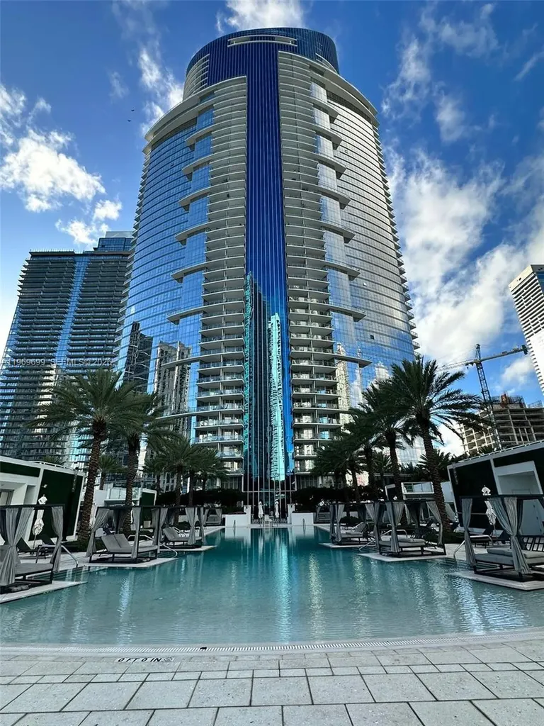 851 NE 1st Avenue Miami FL 33132
