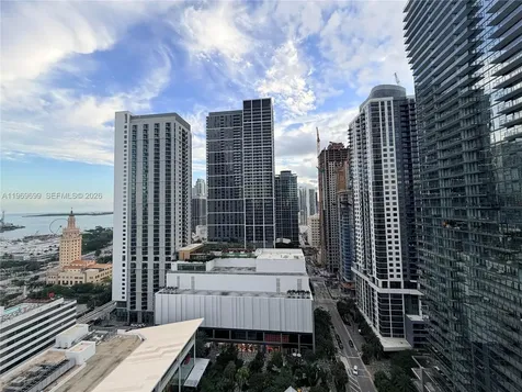 851 NE 1st Avenue Miami FL 33132