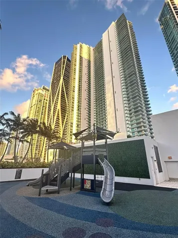 851 NE 1st Avenue Miami FL 33132