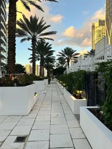 851 NE 1st Avenue Miami FL 33132