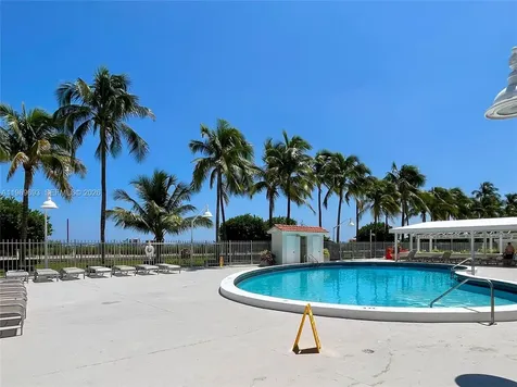 2899 Collins Avenue Miami Beach FL 33140