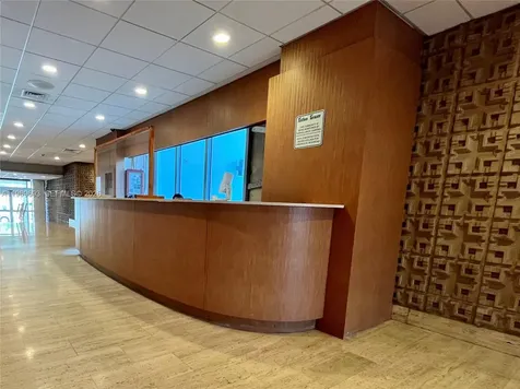 2899 Collins Avenue Miami Beach FL 33140