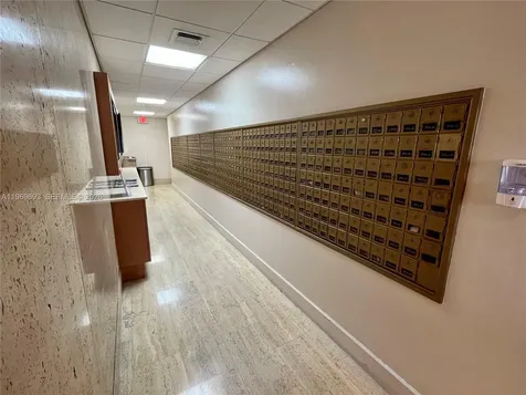 2899 Collins Avenue Miami Beach FL 33140