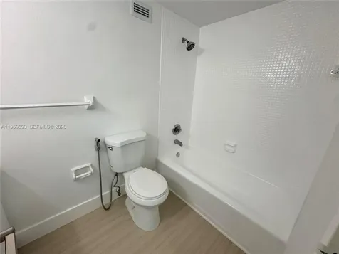 2899 Collins Avenue Miami Beach FL 33140