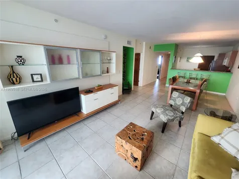 18100 N Bay Road Sunny Isles Beach FL 33160