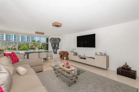 6423 Collins Avenue Miami Beach FL 33141