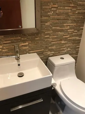 6969 Collins Avenue Miami Beach FL 33141