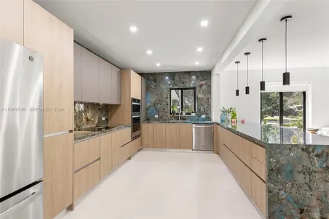 312 NE 90th Street El Portal FL 33138