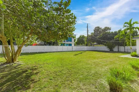 312 NE 90th Street El Portal FL 33138