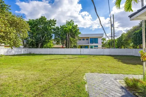 312 NE 90th Street El Portal FL 33138