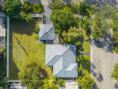 312 NE 90th Street El Portal FL 33138