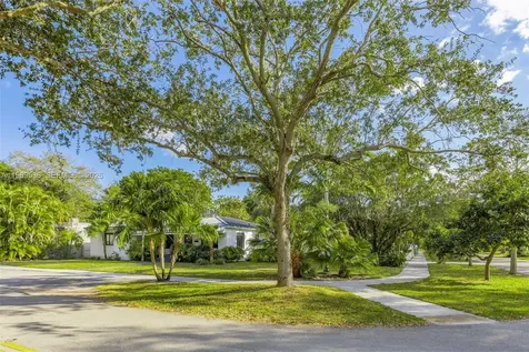 312 NE 90th Street El Portal FL 33138
