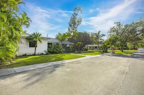 312 NE 90th Street El Portal FL 33138