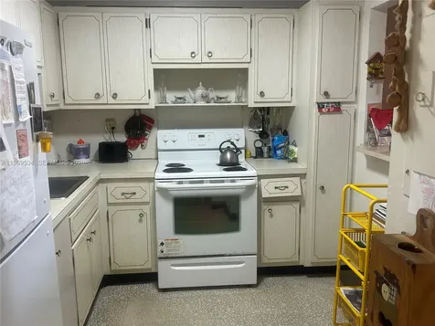 7118 Bonita Drive Miami Beach FL 33141