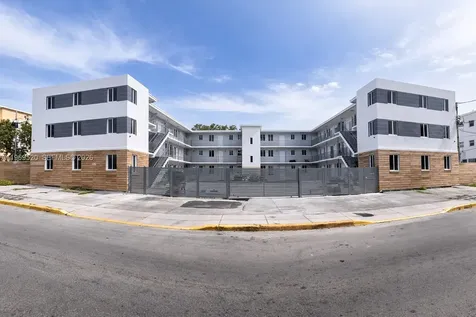 540 NW 7th Street Miami FL 33136